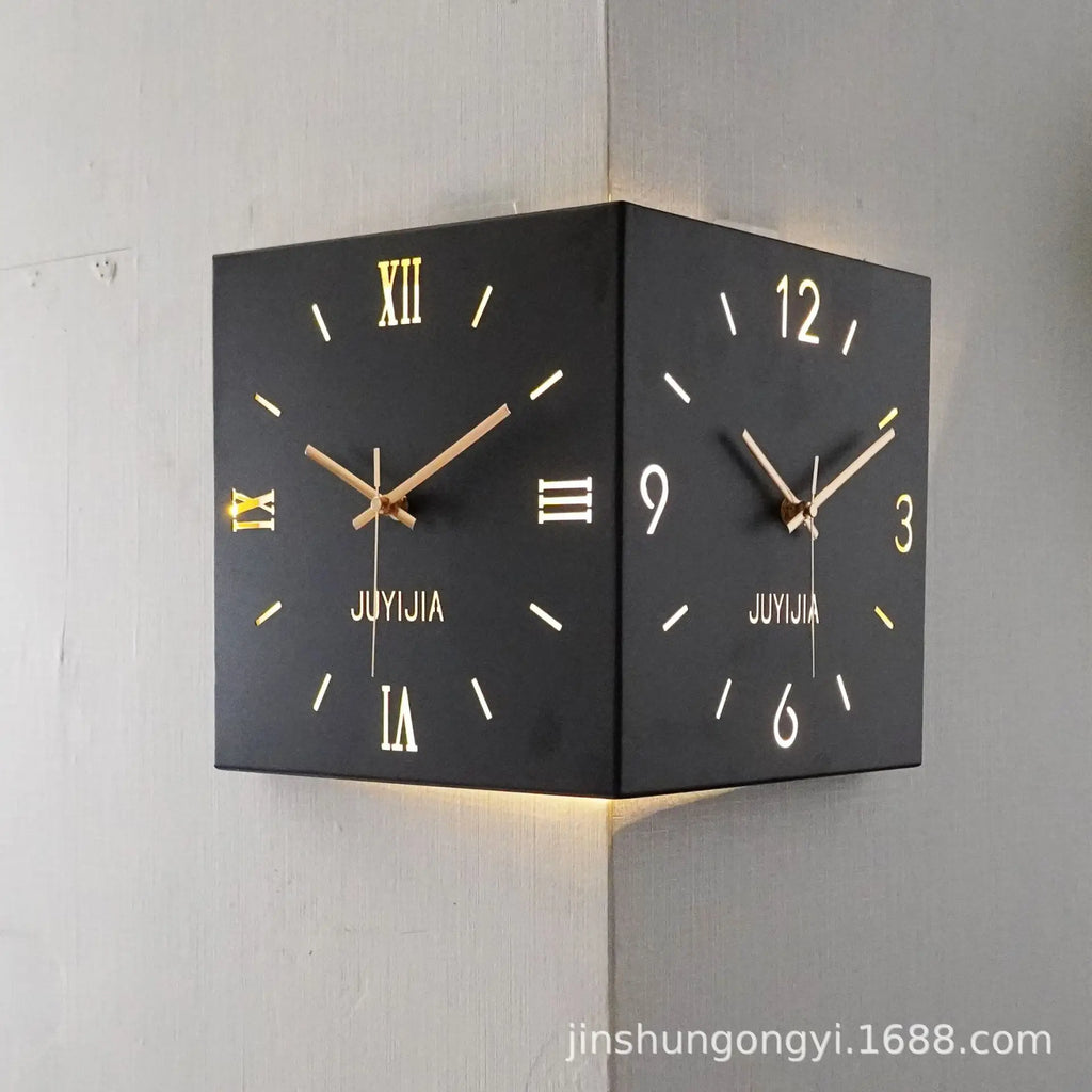 Horloge Mural Métal Double-Face Silencieuse Angle Design