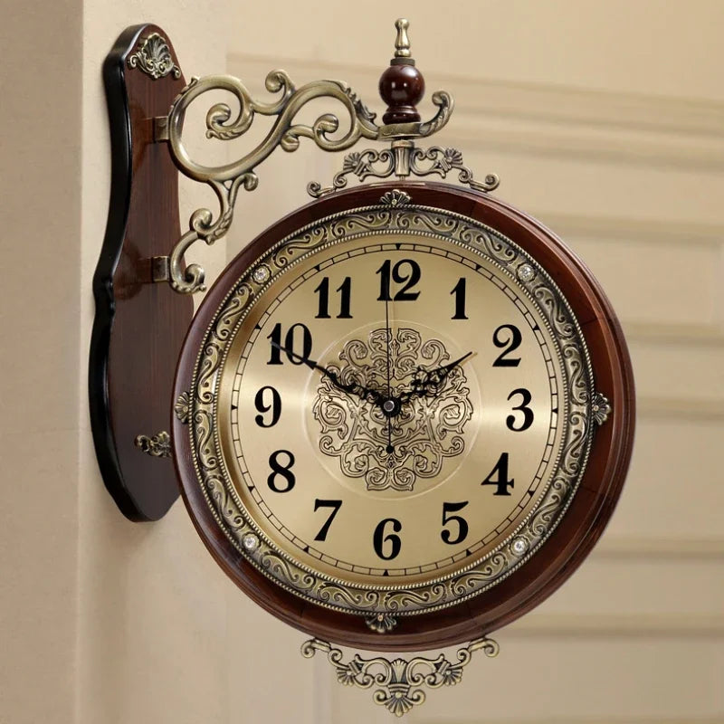 Horloge Murale Vintage Mid-Century Or Noir Bois.