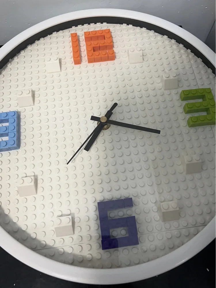 Horloge Murale Briques Colorées Enfant Personnalisable Silencieuse