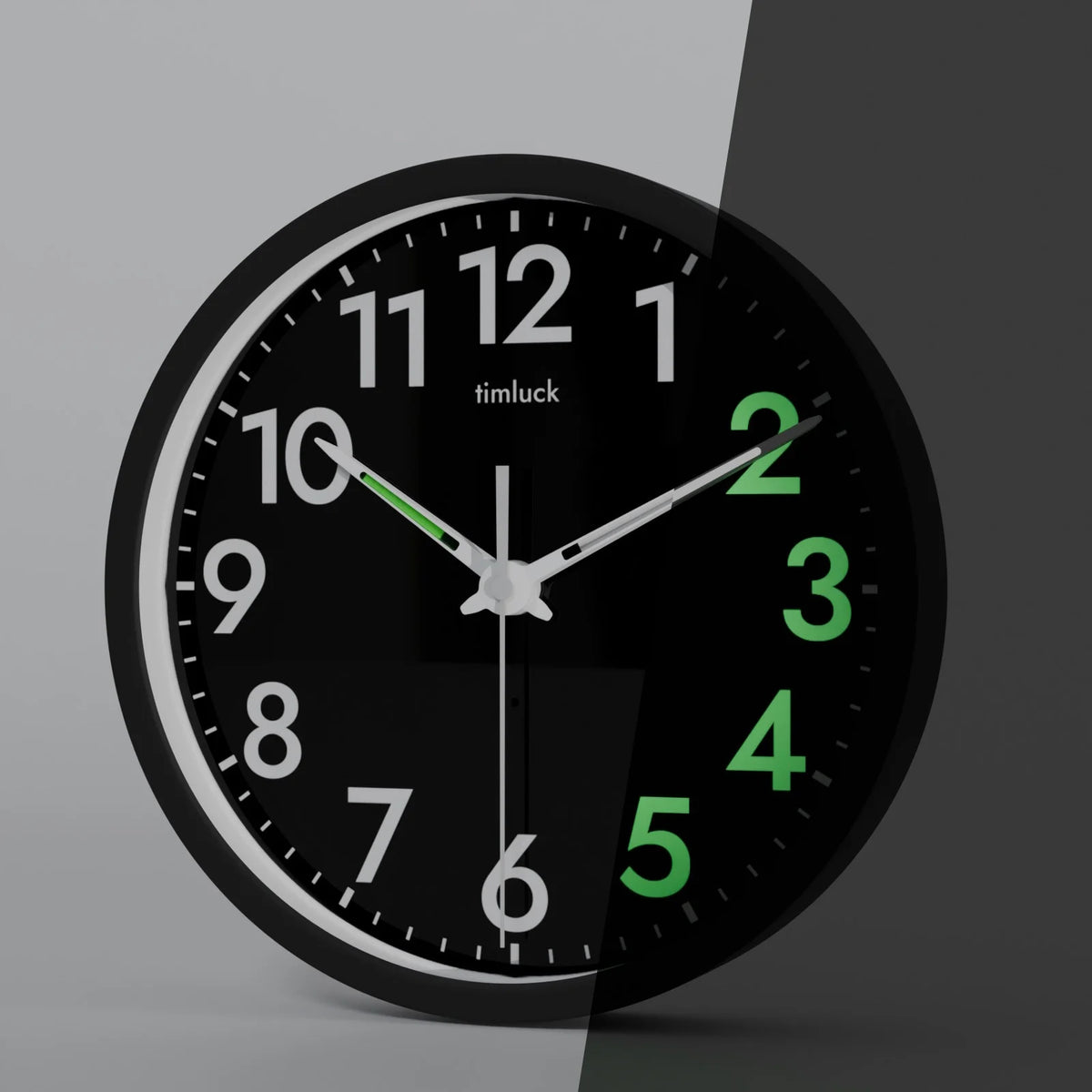 Horloge Murale LED Silencieuse Lumineuse Auto-Réglable