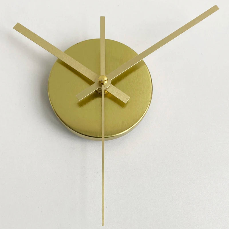 Horloge Murale Silencieuse Dorée Adhésive Minimaliste Salon